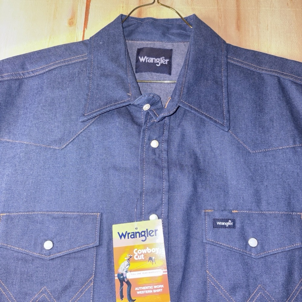 NWT Vtg Wrangler Denim Cowboy Cut Blue Pearl Snaps Mens Size Large Classic Fit - Picture 2 of 7
